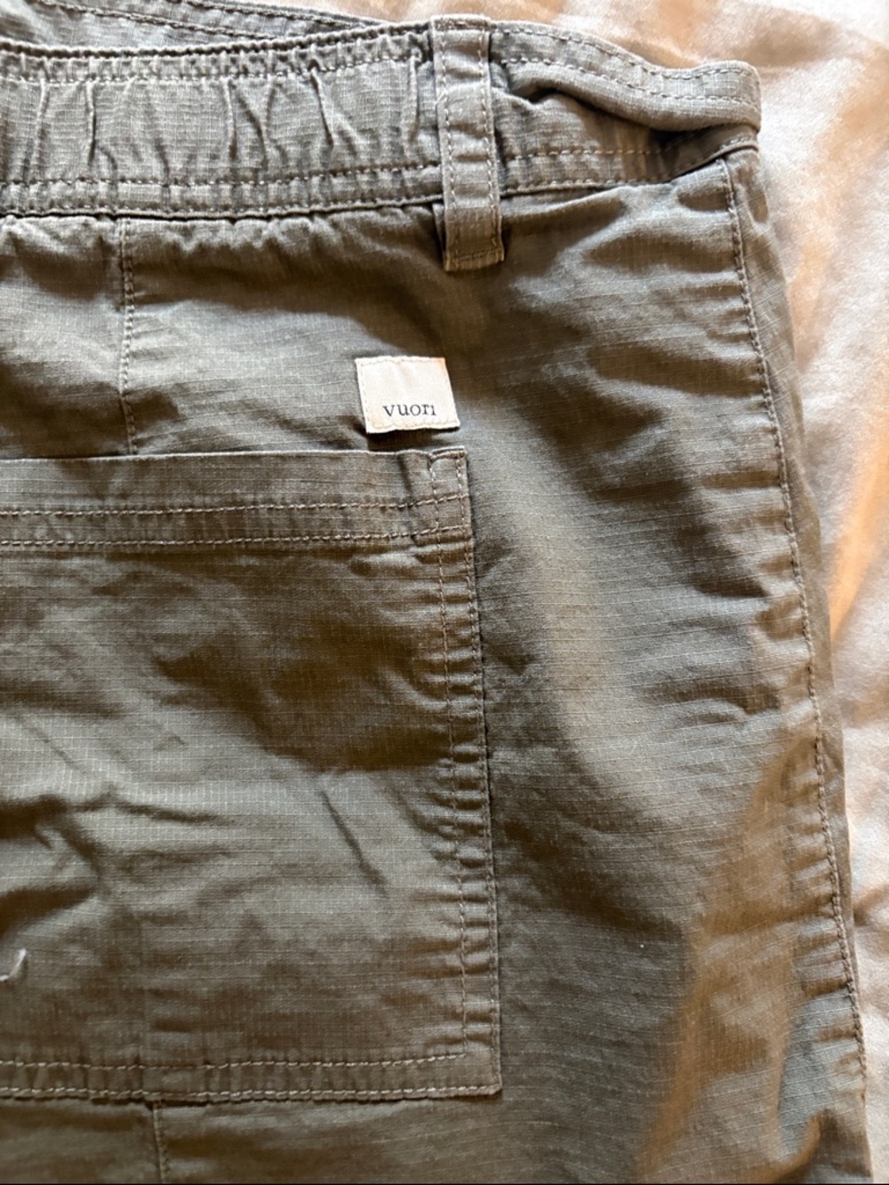 Vuori Women’s Olive Green Cargo Shorts with Button Flap Pockets - Picture 4 of 5